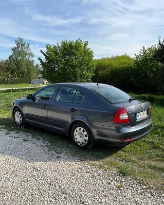 Skoda Octavia cena 21900 przebieg: 114000, rok produkcji 2009 z Piastów małe 67